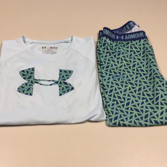 Under Armour  Capri & Shirt 🎉Host Pick🎉medium - Picture 1 of 3